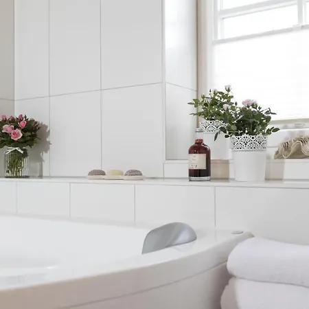 Deichloft Bis 6 Personen Mit Kaminofen, Whirlpool Und Sauna - Haustiere Herzlich Willkommen, Nah Am Hafen Apartman *