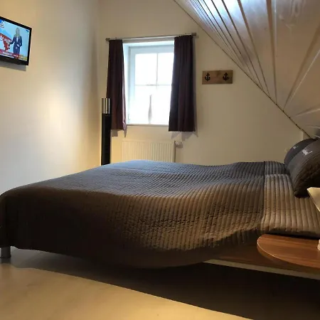 Deichloft Bis 6 Personen Mit Kaminofen, Whirlpool Und Sauna - Haustiere Herzlich Willkommen, Nah Am Hafen