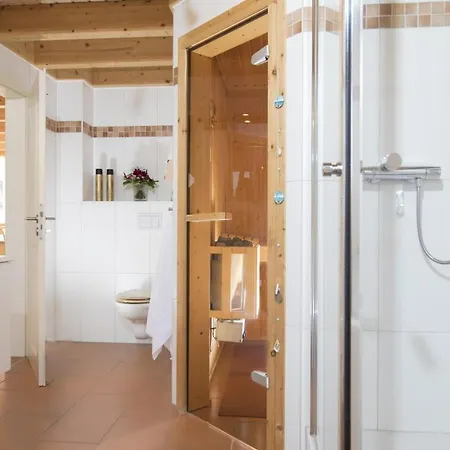 Deichloft Bis 6 Personen Mit Kaminofen, Whirlpool Und Sauna - Haustiere Herzlich Willkommen, Nah Am Hafen * גריטזיל